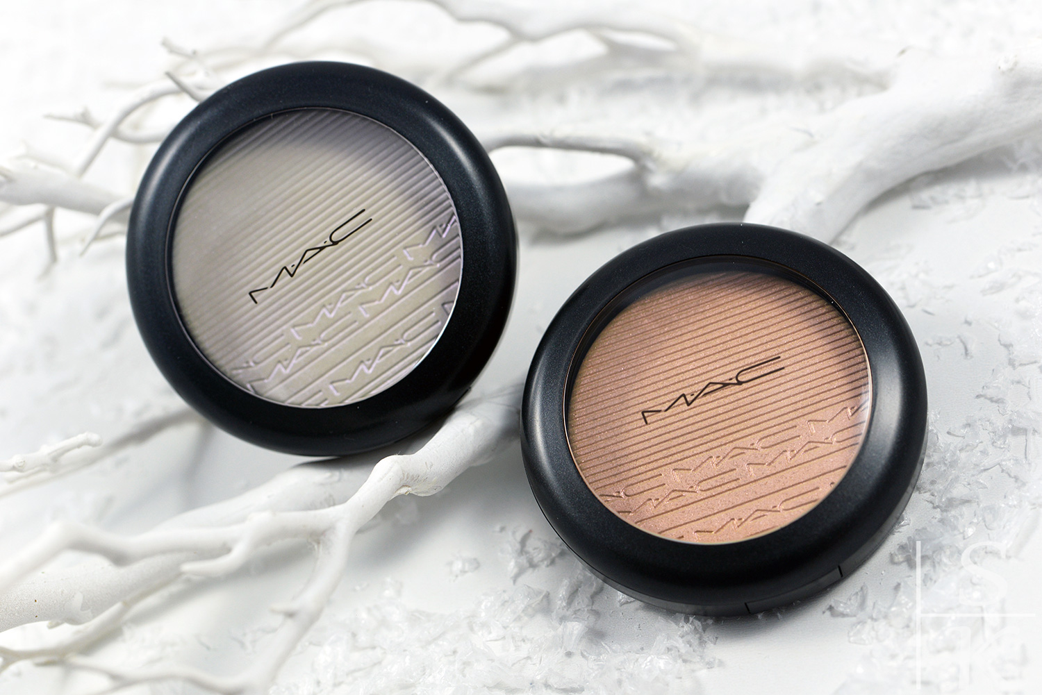 MAC - Extra Dimension Skinfinish Show Gold und Soft Frost