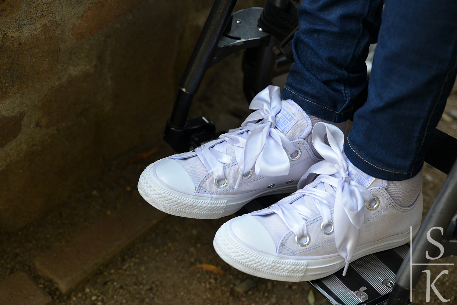 Burn-Out Look von Cecil mit Chucks von Converse @Horizont-Blog